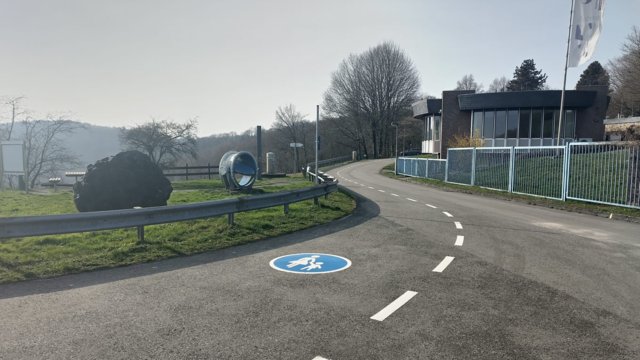 Fahrbahnmarkierungen Große Dhünn-Talsperre Fahrbahnmarkierungen Große Dhünn-Talsperre